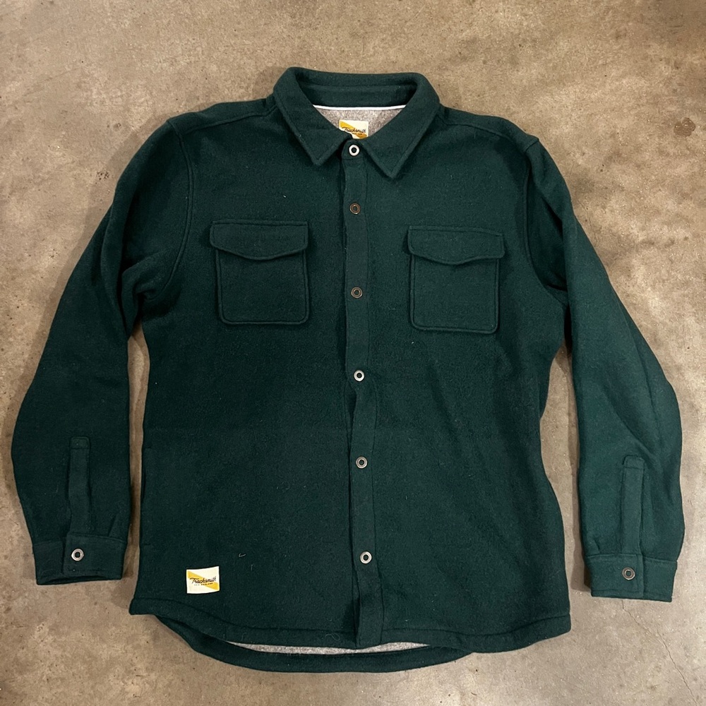 Tracksmith New England Overshirt Forest Green Large Unisex tiny defect on sleeve
